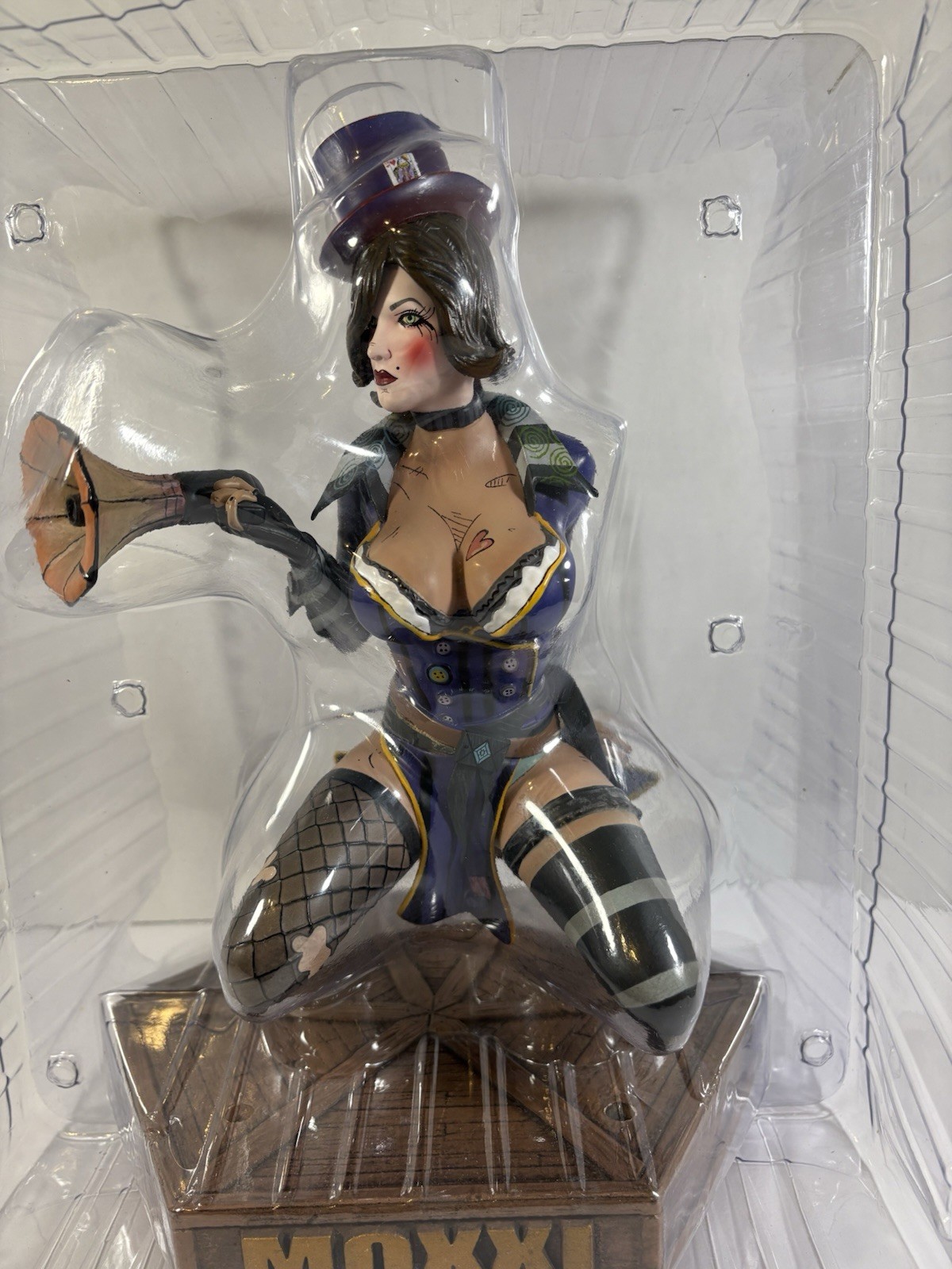 Borderlands 2 Mad Moxxi Collectible Statue 1:4 Scale – Purple