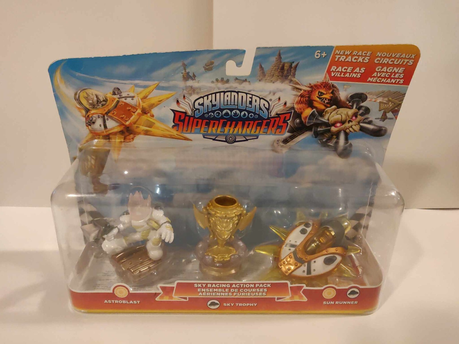 SKYLANDERS SUPERCHARGERS SKY RACING ACTION PACK NEW