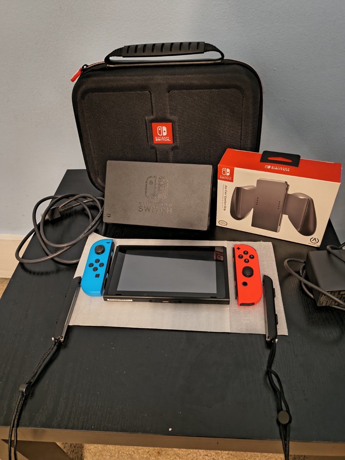 Nintendo Switch 32GB Console Neon Blue/Red Joy-Con w/ Crash, Dock, Cases