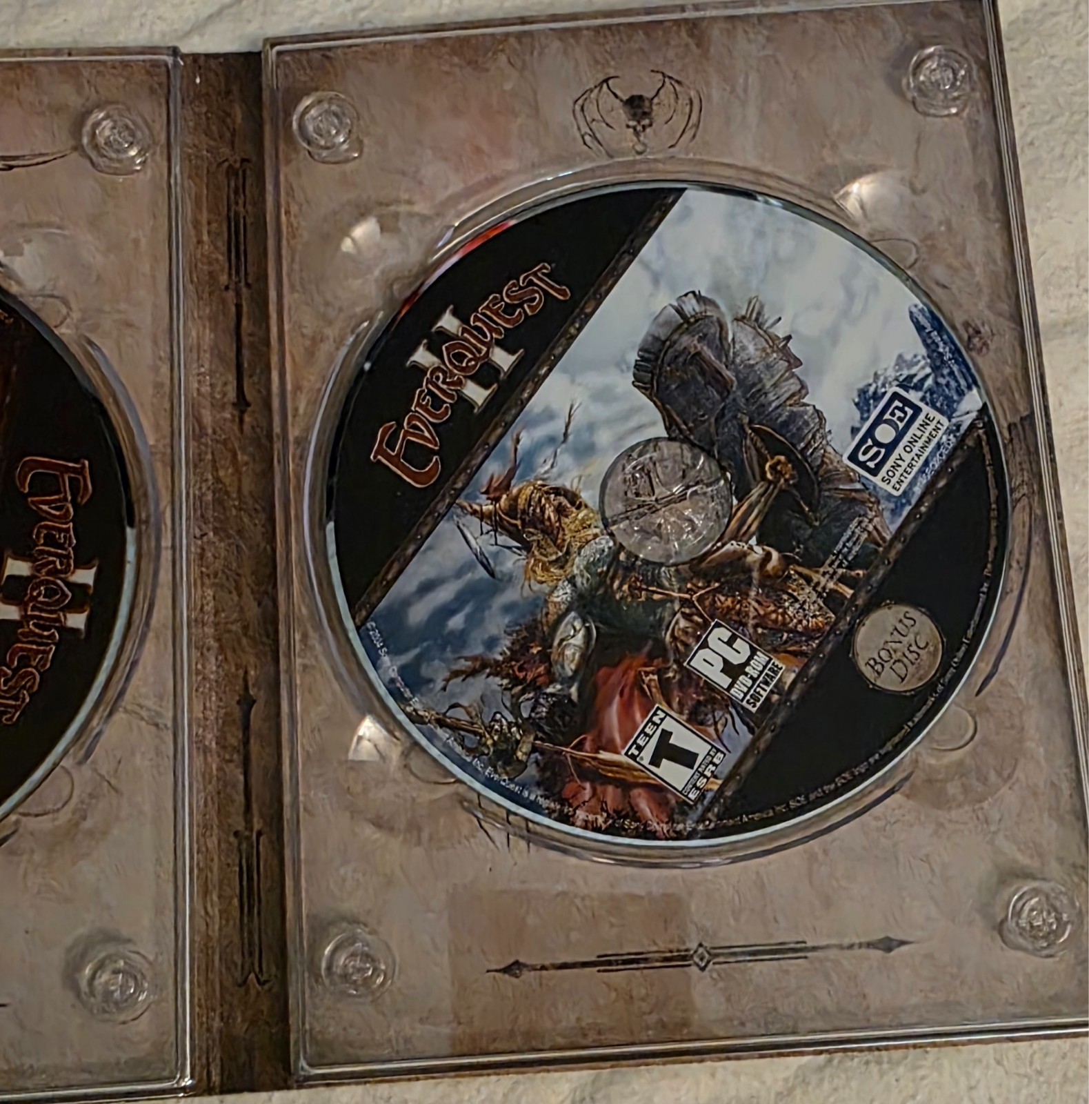 EverQuest II 2 Collectors Edition PC Game Complete Tin w Cloth Map Books READ!