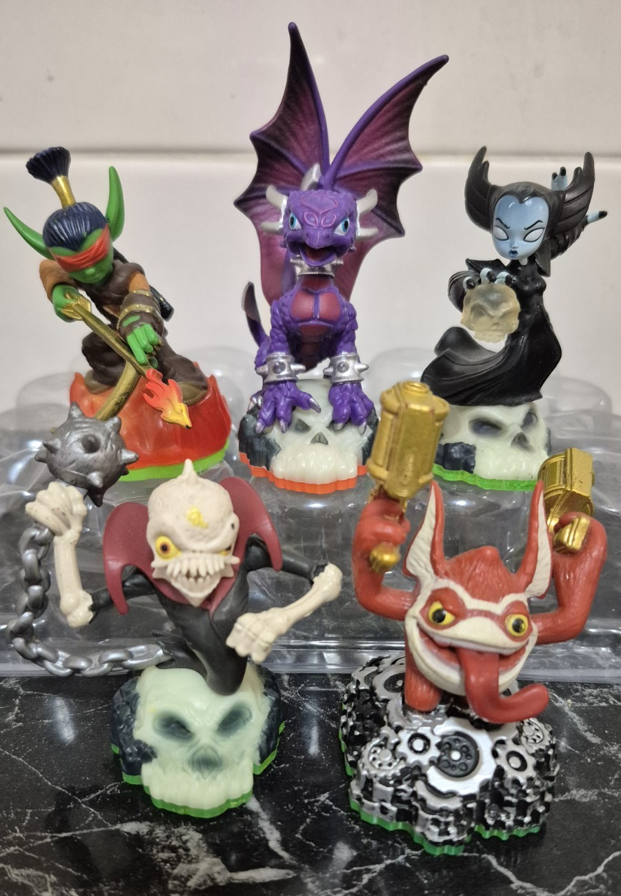 Skylanders Spyro’s Adventure Character Bundle Giant Skylanders Series 1 & 2 2012