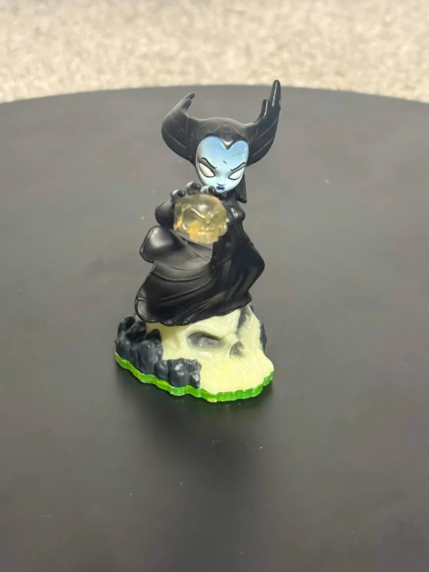 Choose Your Skylander Series 1!