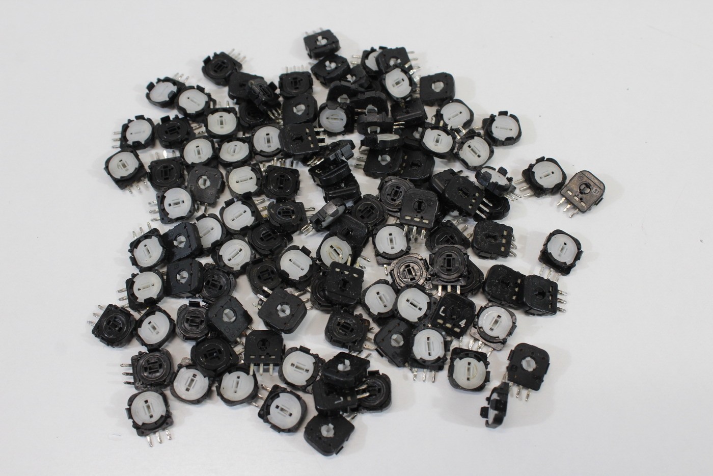 Lot 100 Nintendo GameCube OEM Replacement Stick Box Potentiometer for Controller