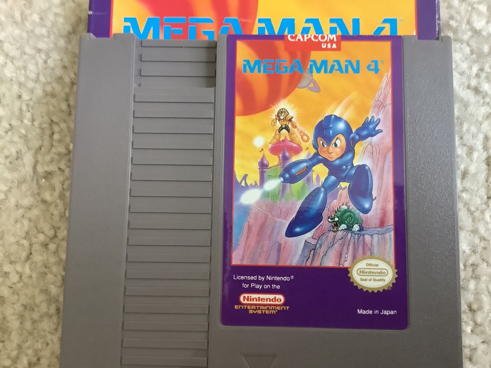 Mega Man 4 (NES Capcom 1991) CIB Very Good Working Condition