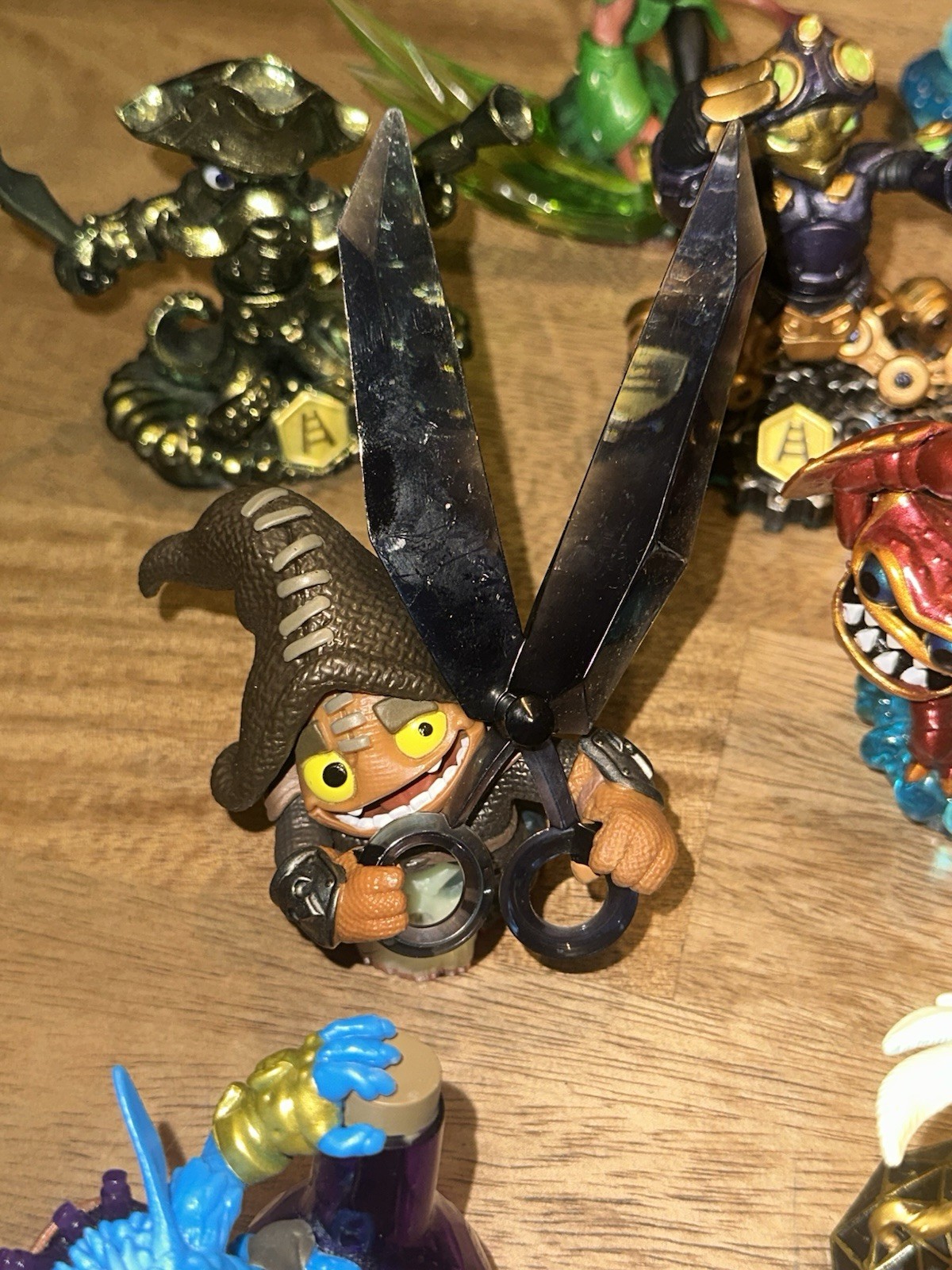 38 pc. Skylanders Trap Team. Enigma, Short Cut and many more!