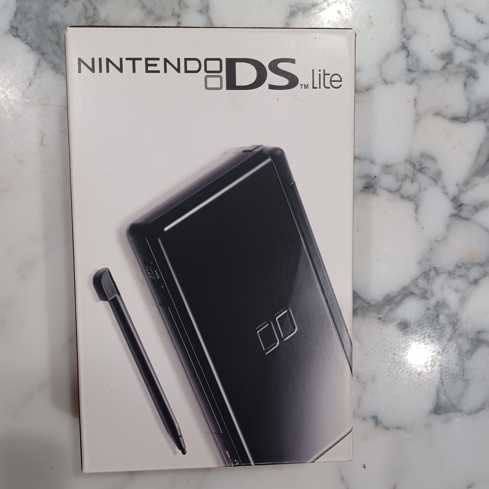 Vintage Find | Nintendo DS Lite Onyx Black with 2 stylus and Charger & Game