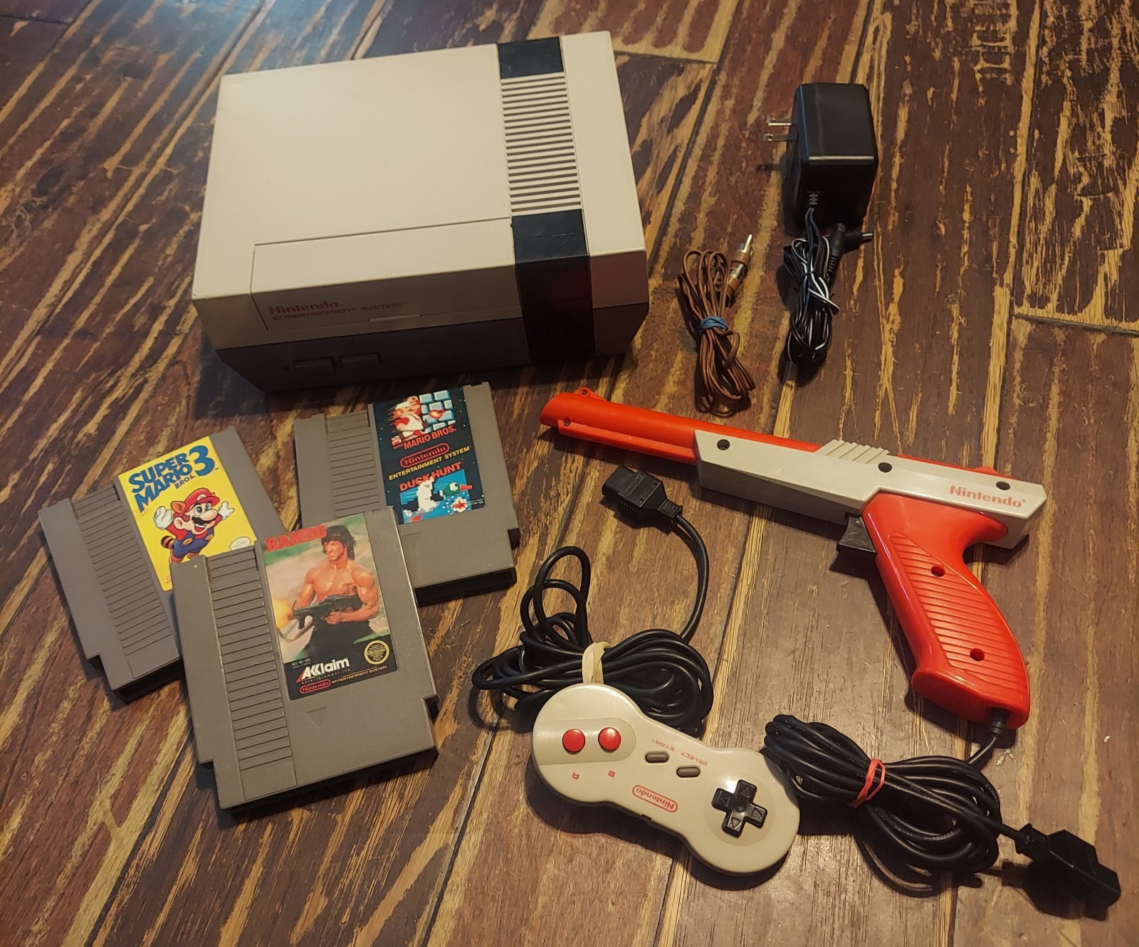 Nintendo NES Console Bundle Cleaned New 72 Pin Mario 3 Duck Hunt Rambo OEM