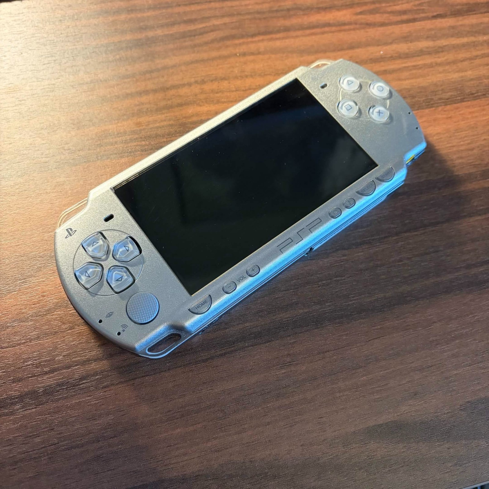 Sony PSP 2000 120GB Storage Ice Silver Japanese Model – BATTERY NOT INCLUDED
