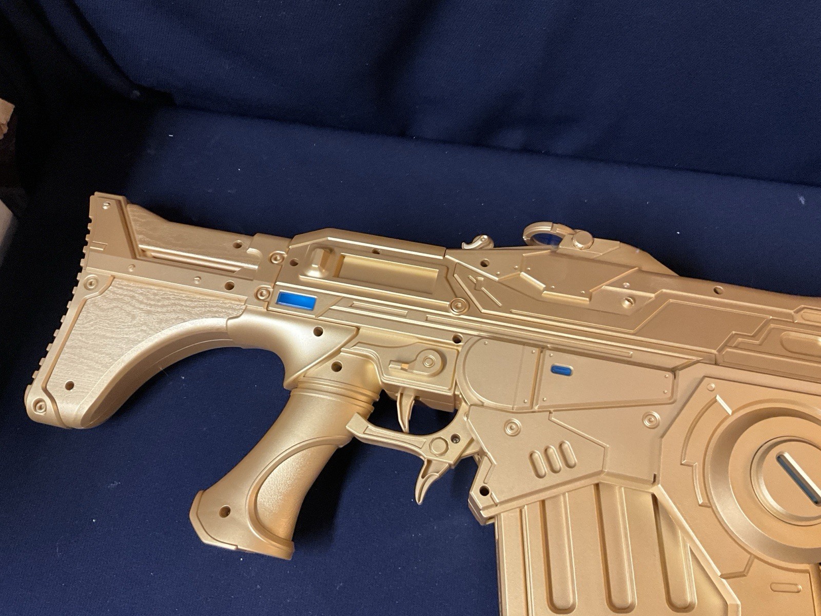 Gears Of War Life-Size Gold Lancer Assault Rifle Replica