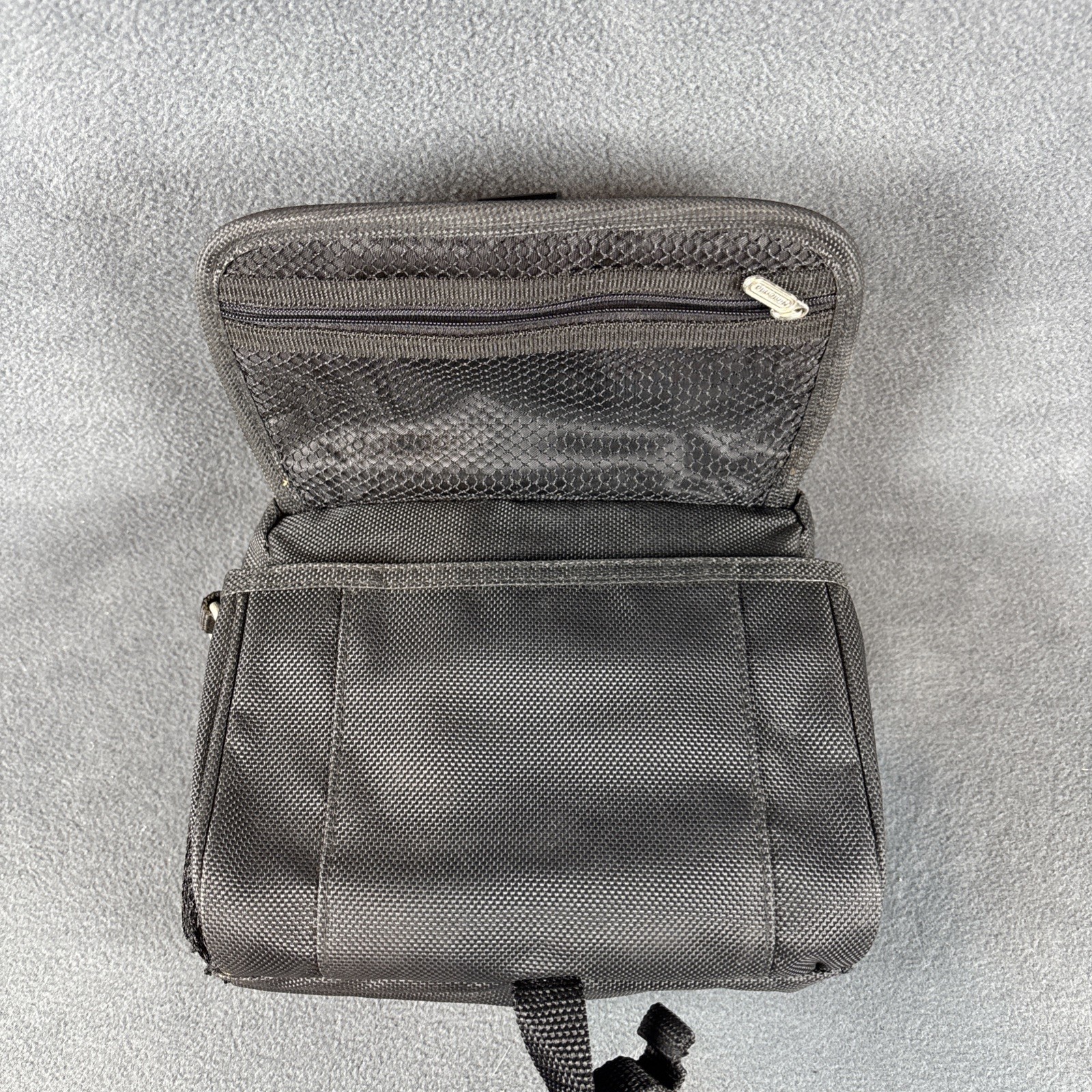 Nintendo Game Boy Advance Fanny Pack Carrying Case Shoulder Bag