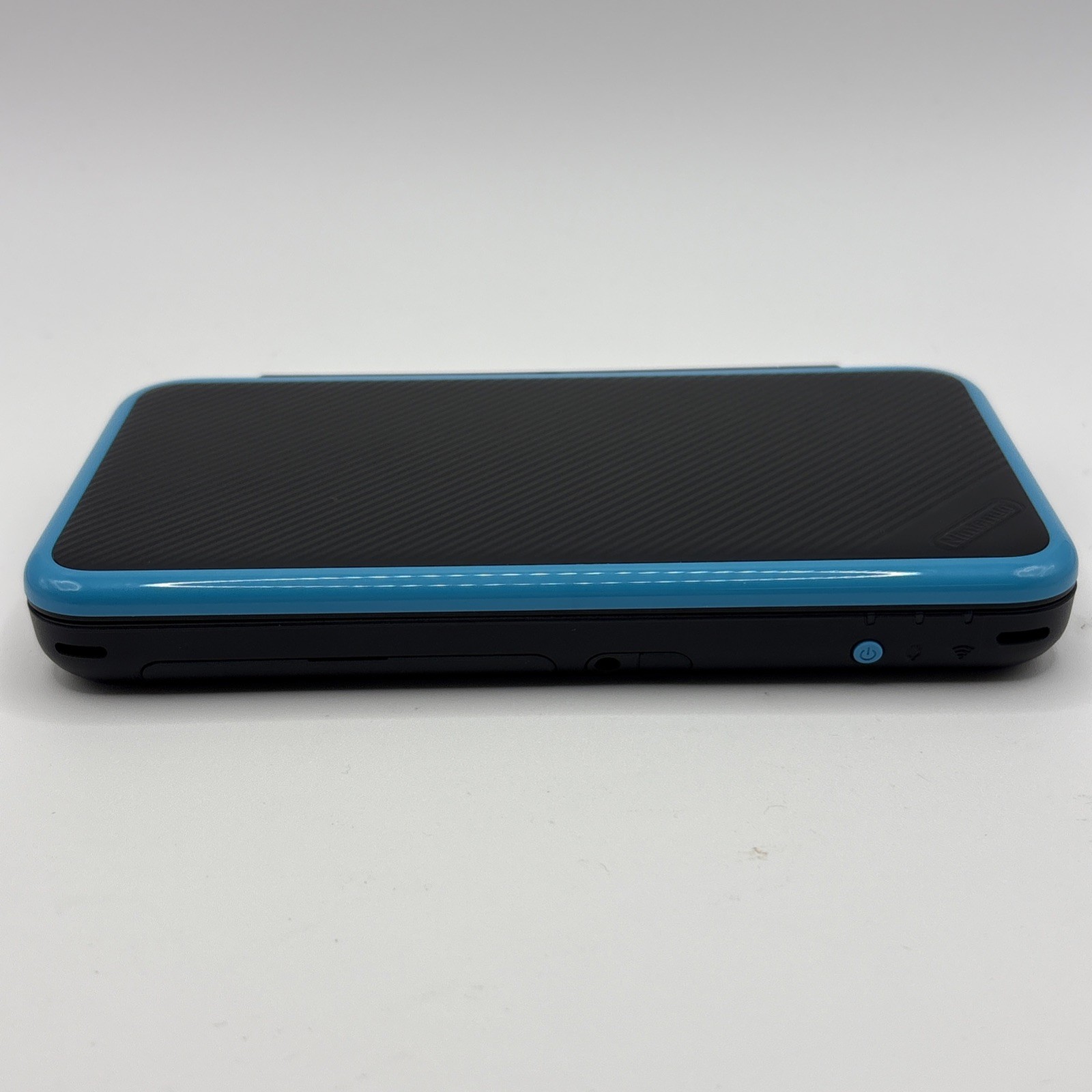 Nintendo 2DS XL Console – Black/Turquoise – Bundle W/ Charger / Case / Game