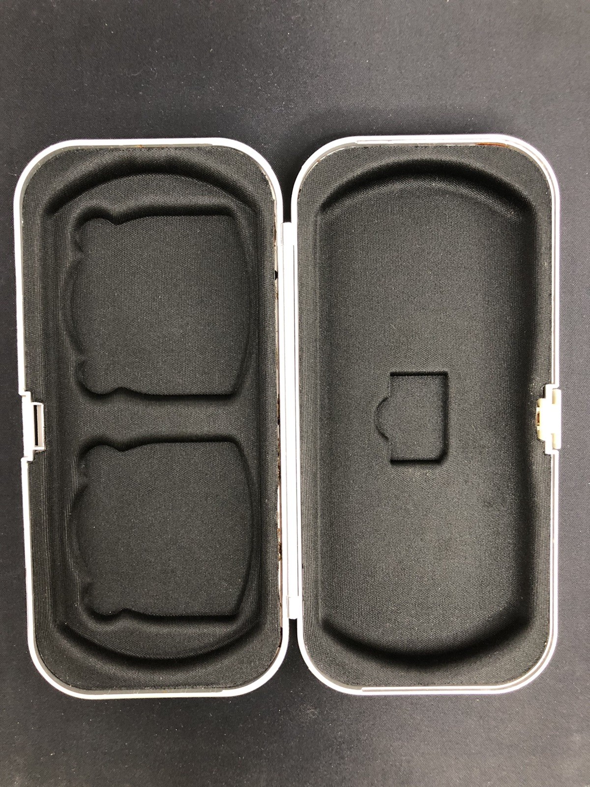 PSP Carry Case Travel RARE Silver Black UMD SD Card Slim Hard Shell Sony BDA VTG