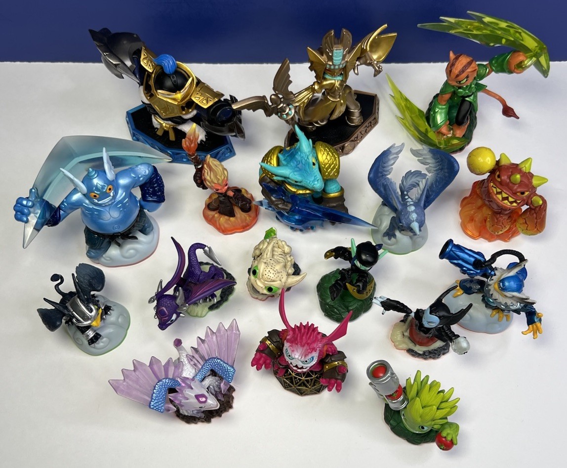 Skylanders Mixed Lot of 17 Figures Trap Team Spyros Food Fight Activision VGC
