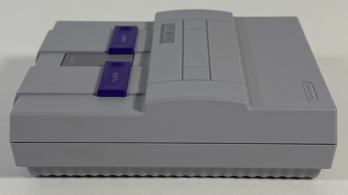Nintendo SNES Classic Mini CLV-201 w 21 Built-In Games OEM Controller + Wireless