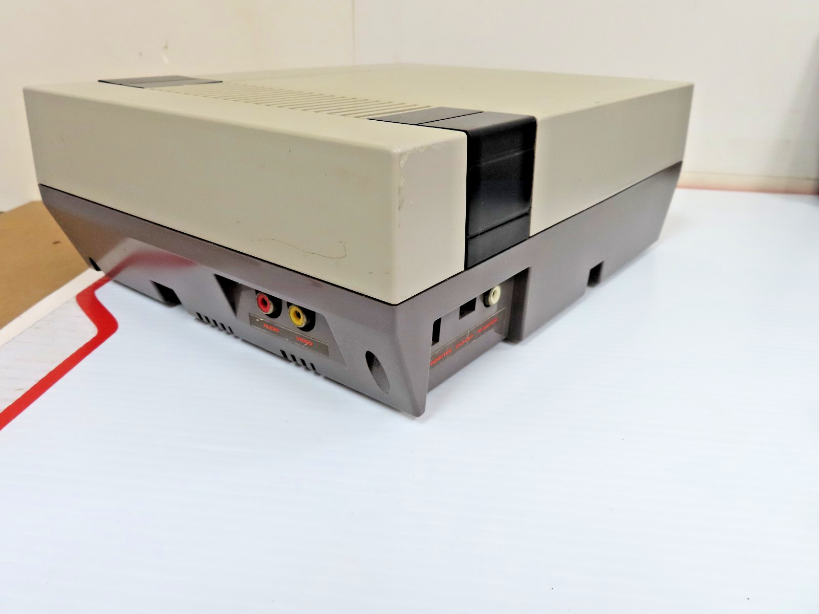 REGULAR NINTENDO VIDEO SYSTEM CONSOLE COMPLETE + GAMES TESTED & WORKING NES-001