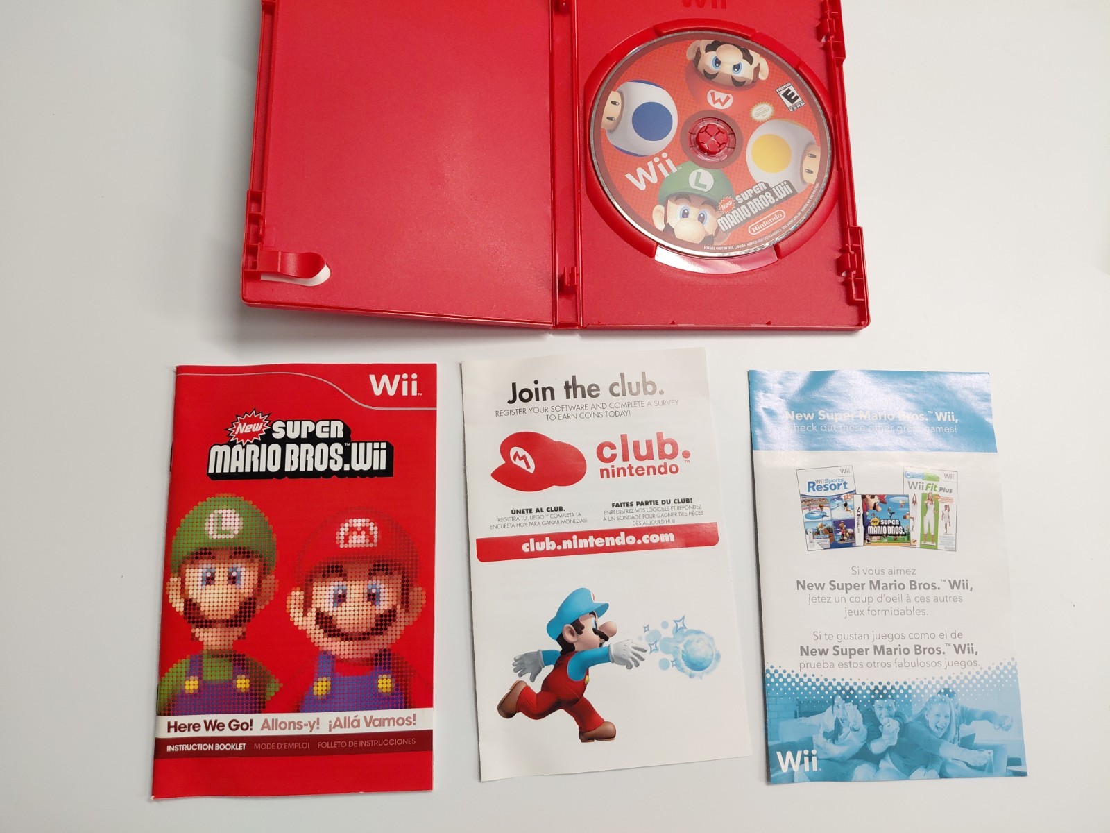 Nintendo Super Mario Bros. Wii Complete Case Manual Multiplayer Platformer