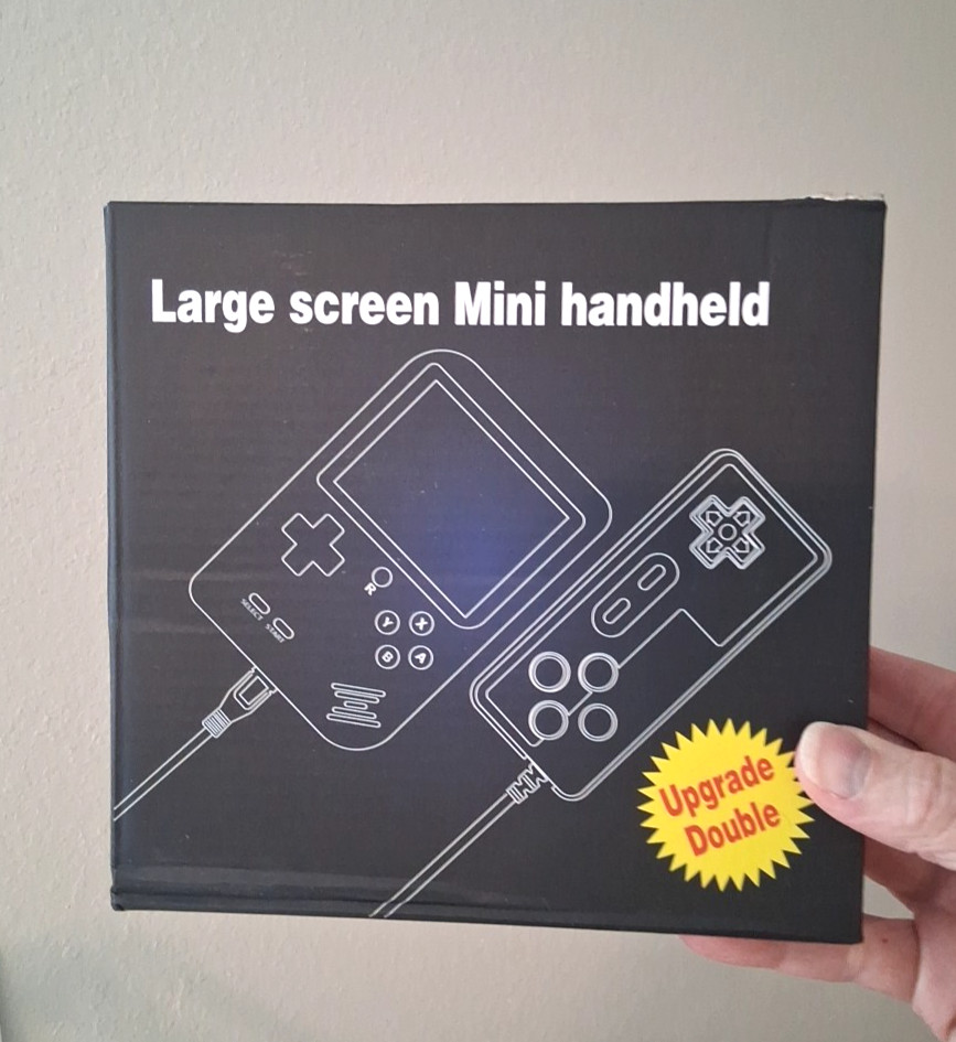 Video Game Retro 3” LED Large Screen MINI Handheld 500 games Connect to TV