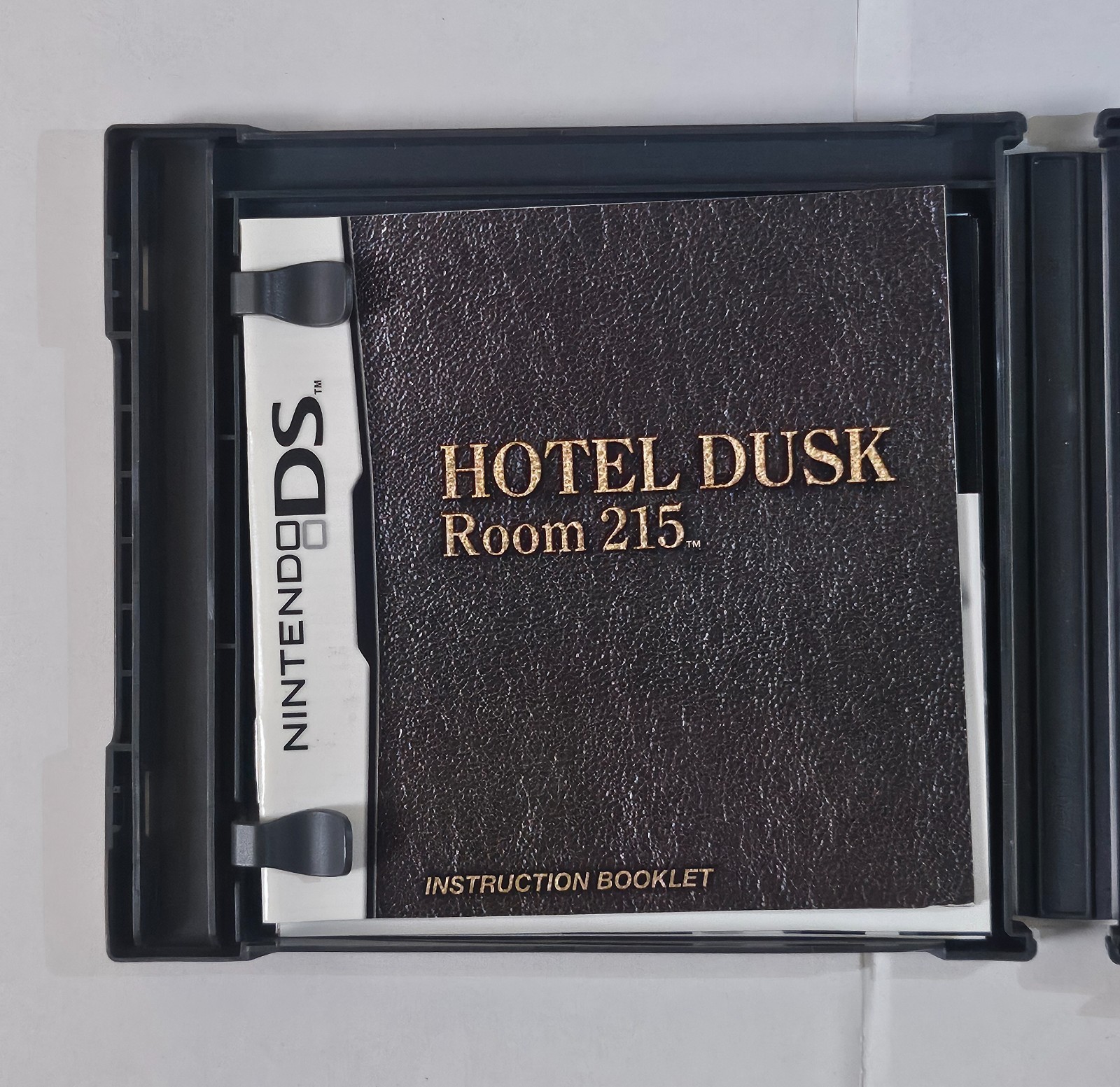 Hotel Dusk Room 215 (Nintendo DS, 2007) *CIB*