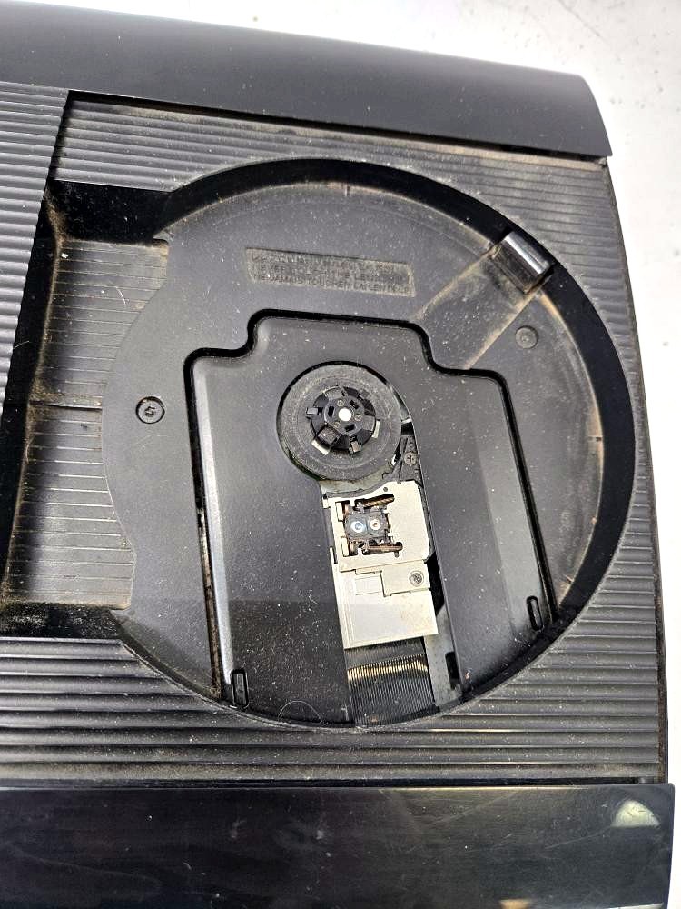 SONY PLAYSTATION 3 – SYSTEM – 80GB – CECH-4001B (VA5018929)