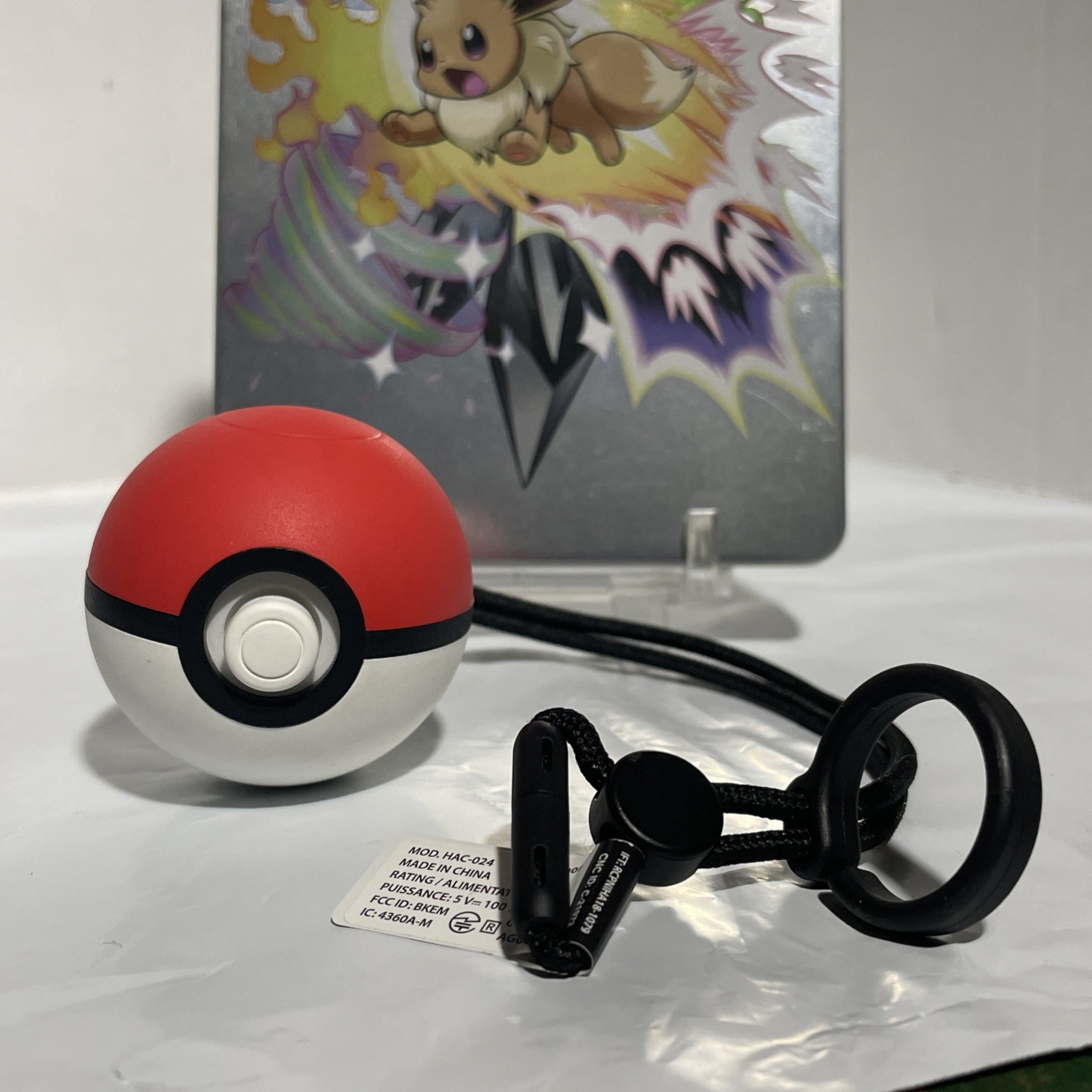 Let’s Go Pikachu (Nintendo Switch, 2018) Steelbook Edition & Pokeball Controller