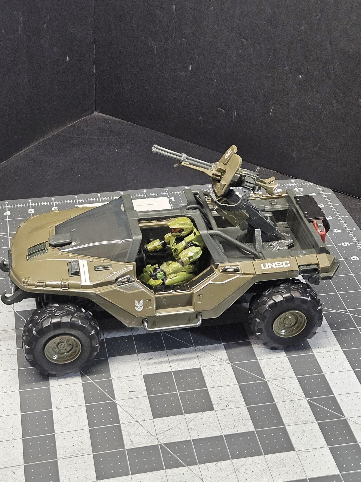 Halo Master Chief Action Figure & Warthog Vehicle Jazwares World of Halo Set