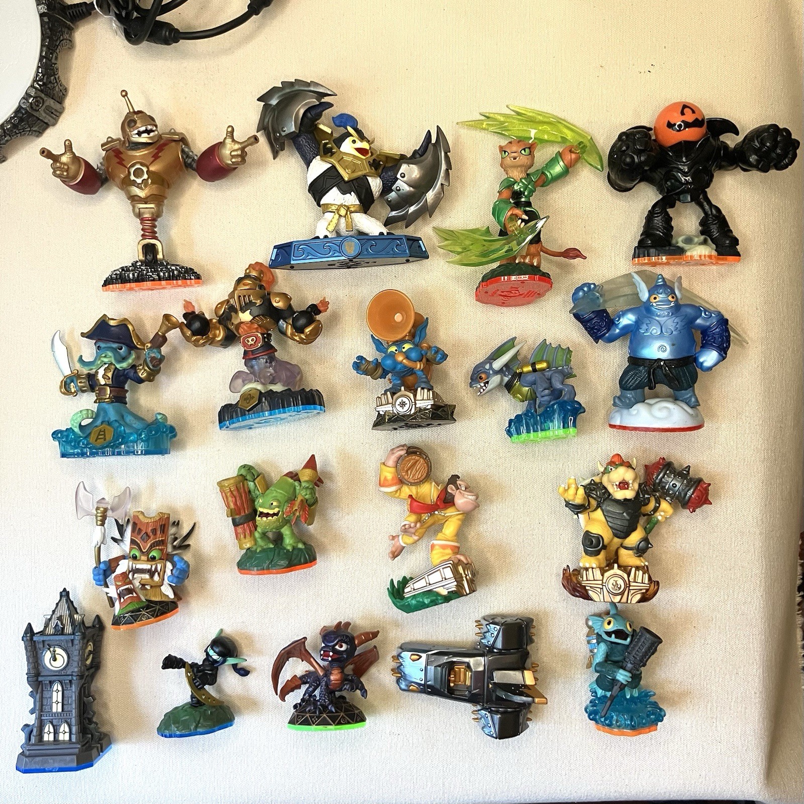 Activision Skylanders Mixed Lot – Xbox Game, Giants, Superchargers, Portal