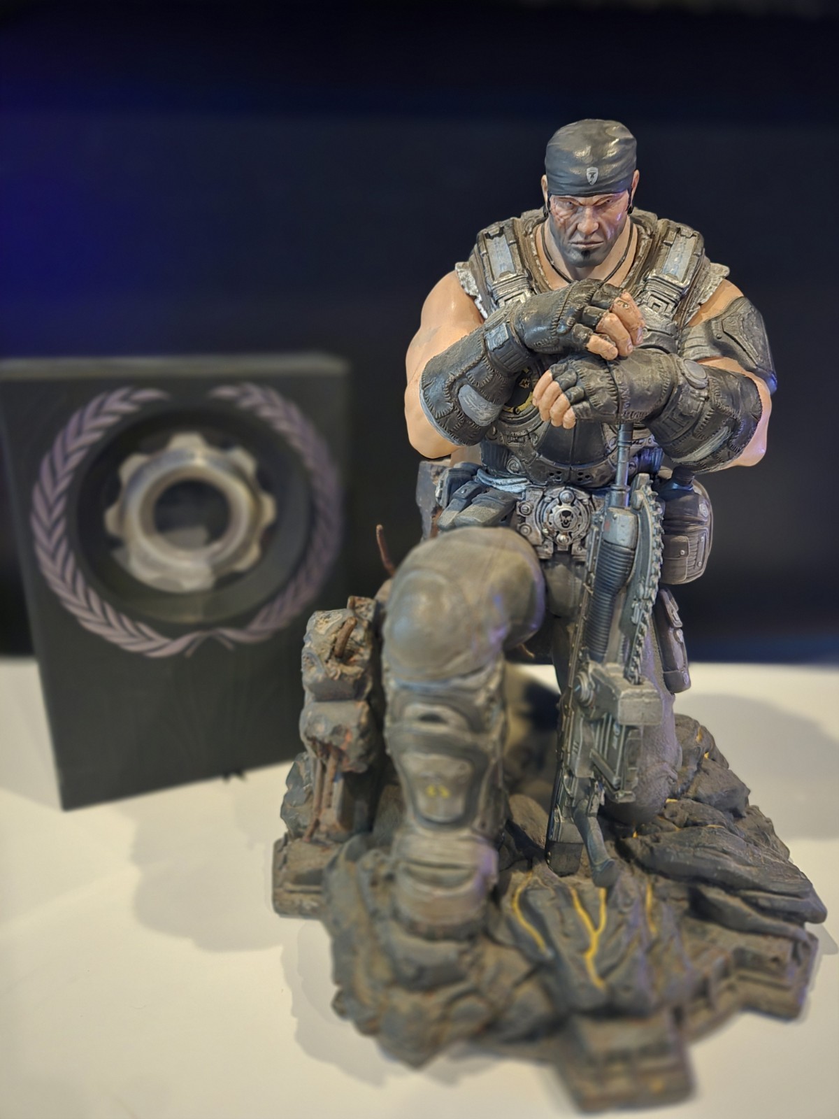 Gears of War 3 Collectors Edition Marcus Fenix Statue