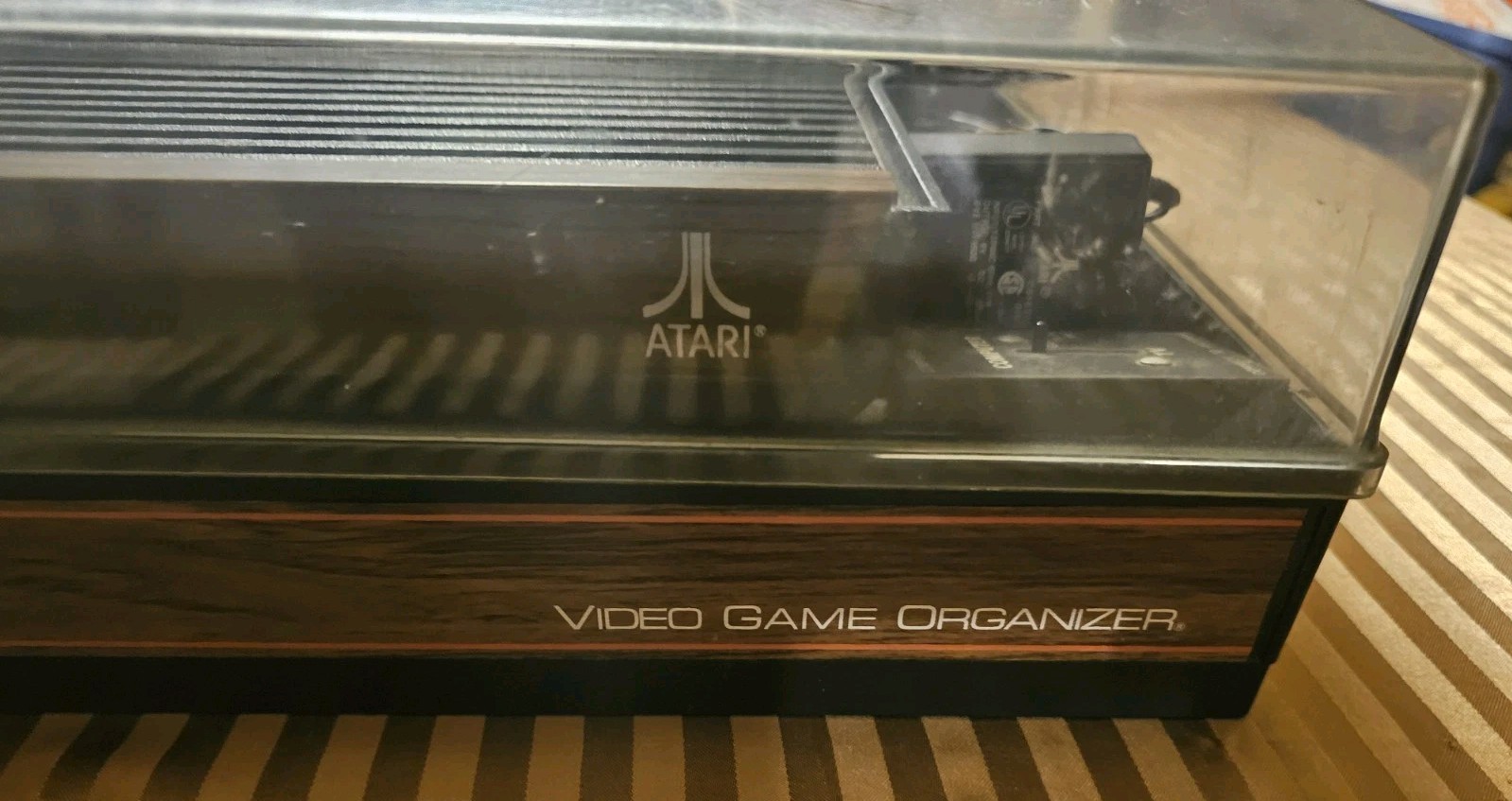 ATARI BUNDLE WITH SYSTEM, CONTROLLERS, CASE, GAMES, BOOKS, HOOKUPS CX-2600A