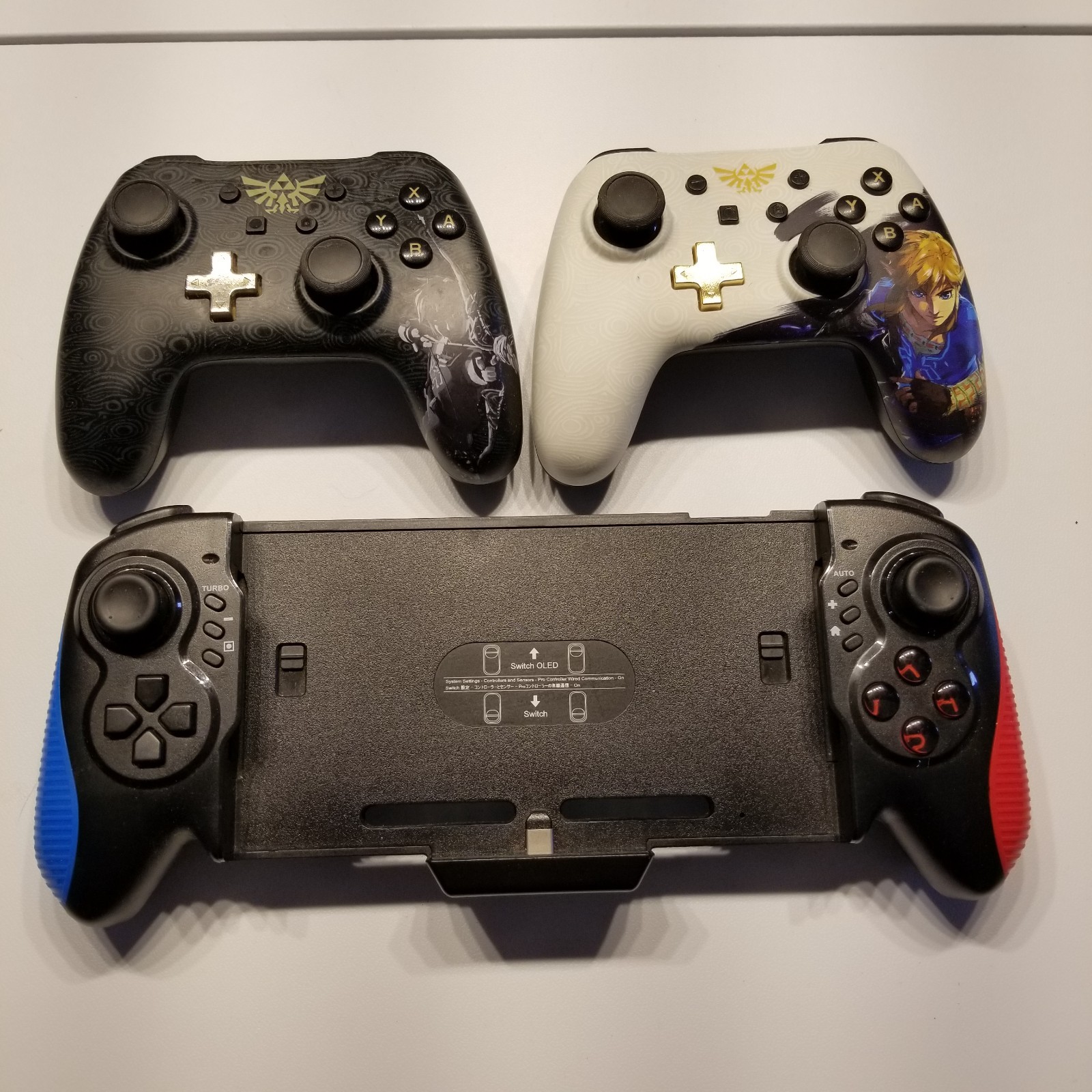 Zelda Nintendo Switch Controller Lot of 2 With Extra Grip Controller – UNTESTED