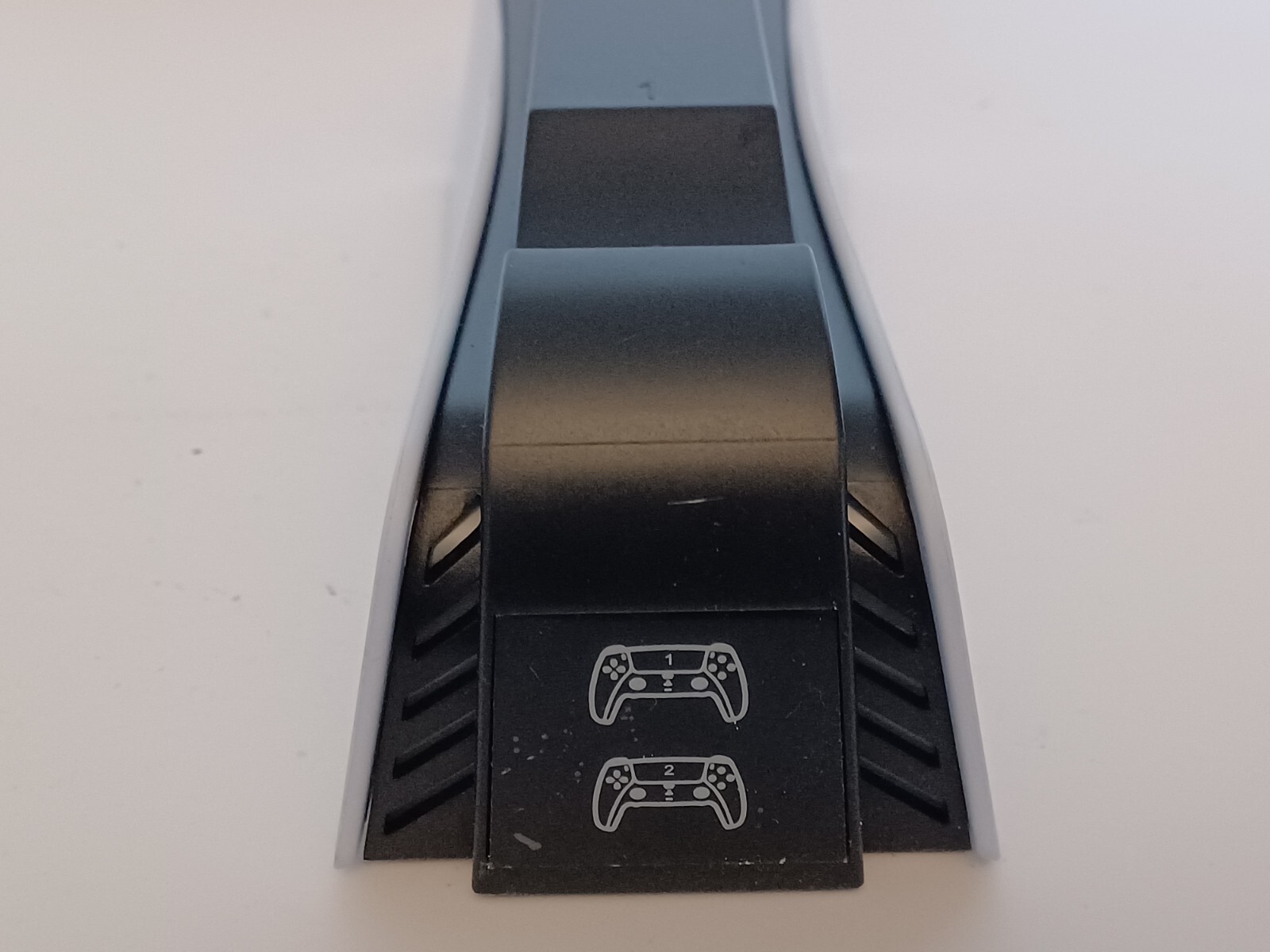 Dual Charging Standing For P5 Controller YH-54 Out 5V 2.A In 5V-800mA