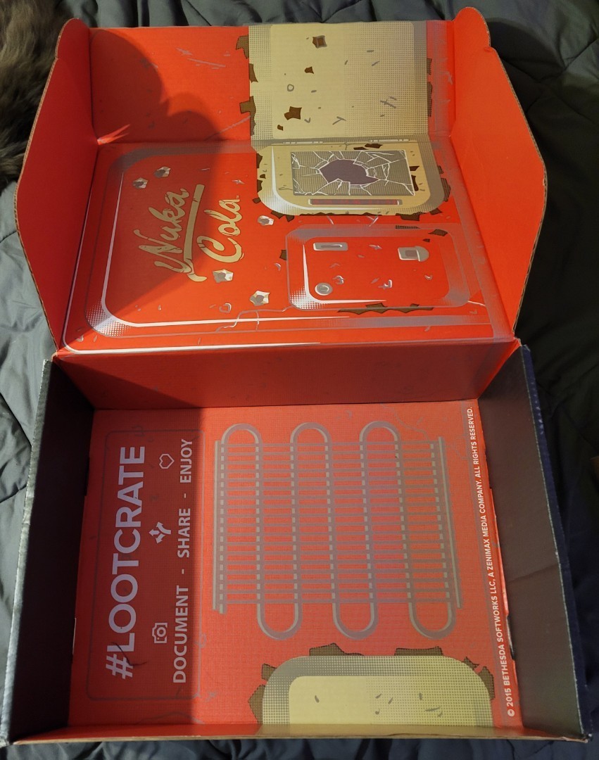 Fallout 4 2015 limited edition loot crate (Opened) 2XL Minus 2 Items.