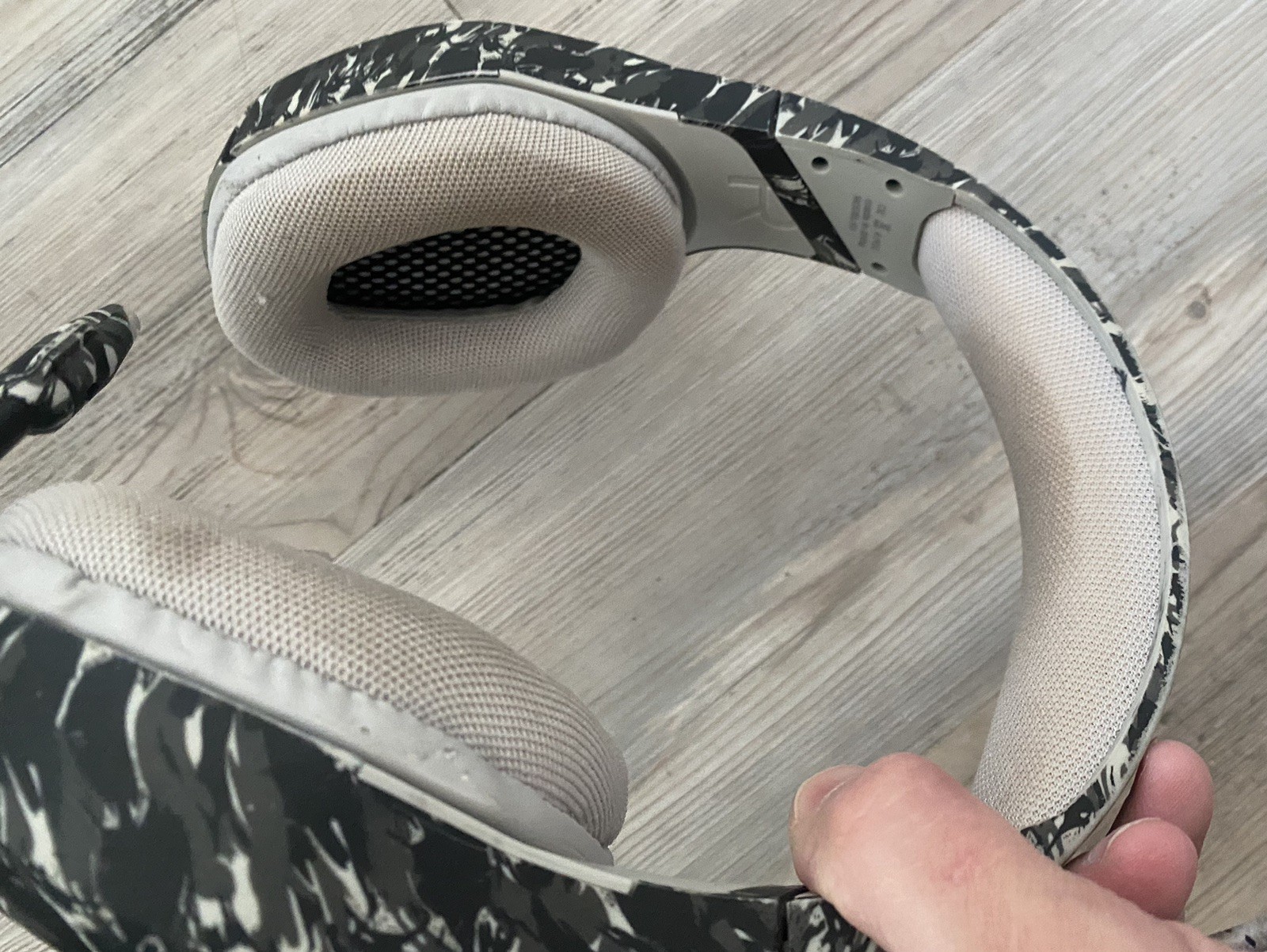 Onikuma K1-B Camouflage Gaming Headset – Black and White – Used