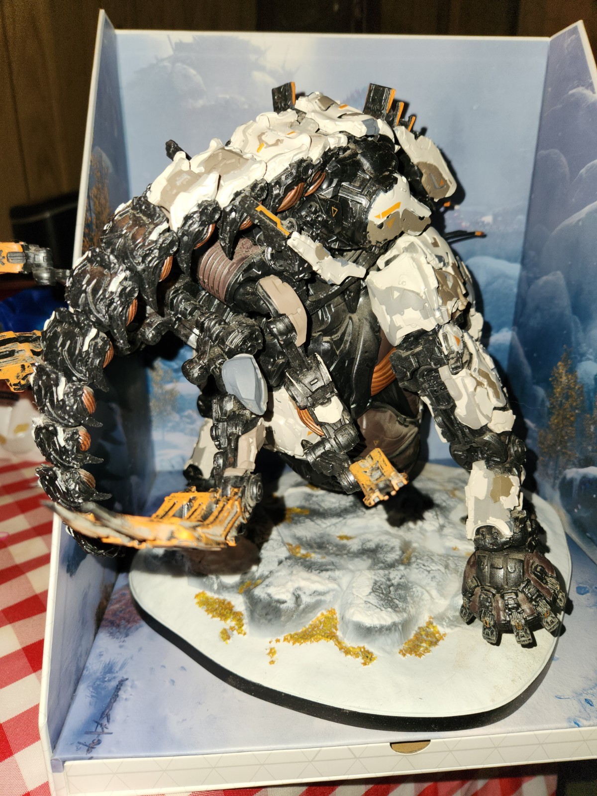 Horizon Zero Dawn Tremortusk Aloy Statue with 2 Figures