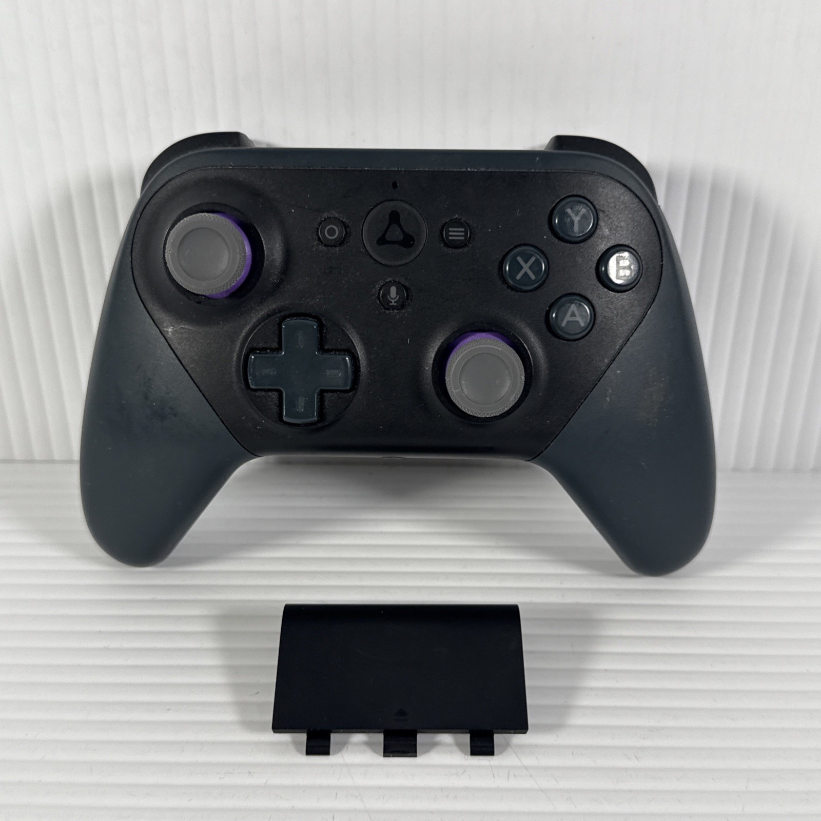 Amazon T28B69 Luna Multi Platform Wireless Gaming Controller Black Pre Owned