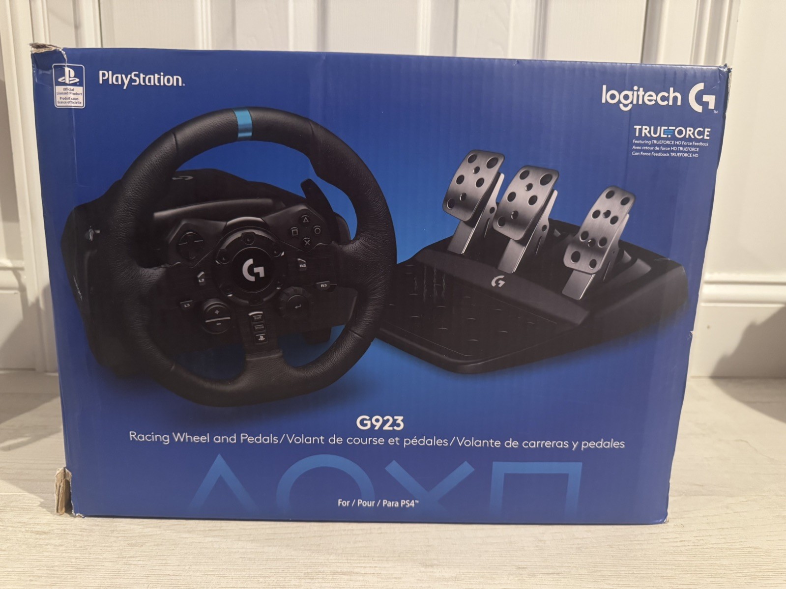 Logitech G923 Racing Wheel and Pedals – Black (DAMAGED BOX BUT NEVER USED).