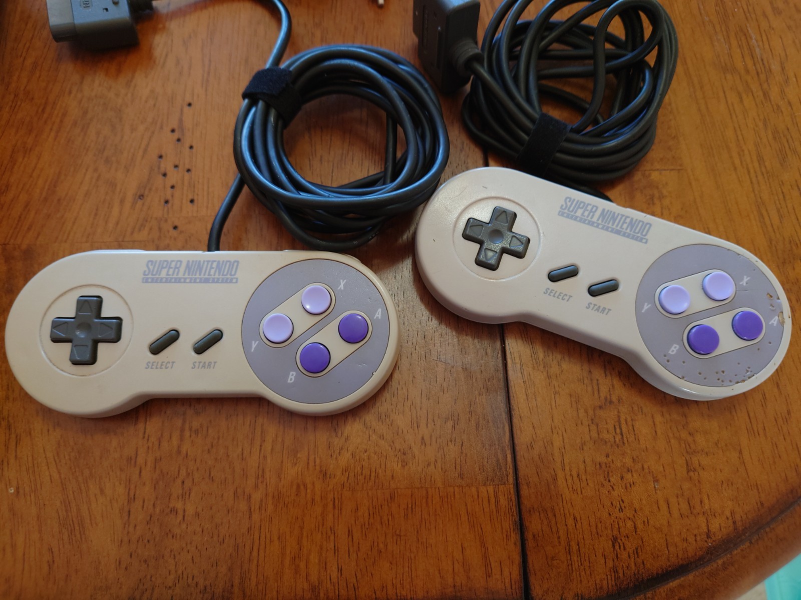 Super Nintendo SNES 1CHIP-02 Console with 2 Controllers and Cables