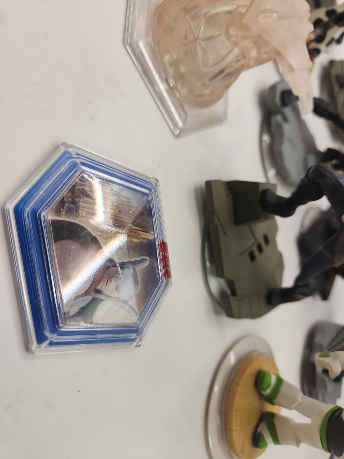 Disney Infinity 13 Figures & 1 Crystal & 1 Power Disc