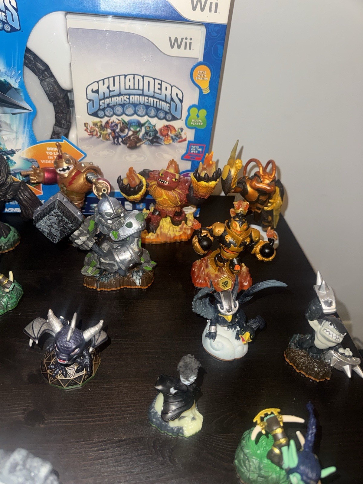 Activision Skylanders Spyro’s Adventure, Giants And Swap Force Wii lot of 28