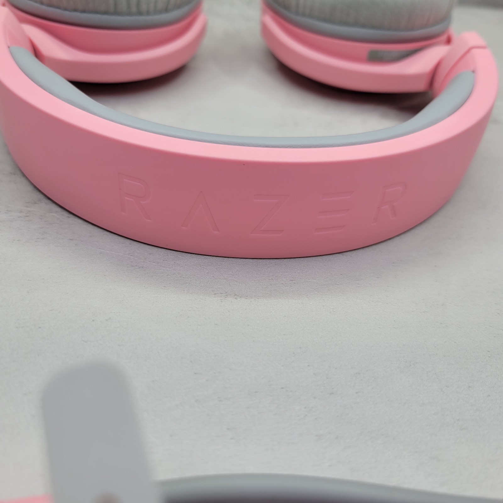 Razer Barracuda X WIRED ONLY ! Gaming Headset for PC, PS4, PS5, Switch – Pink