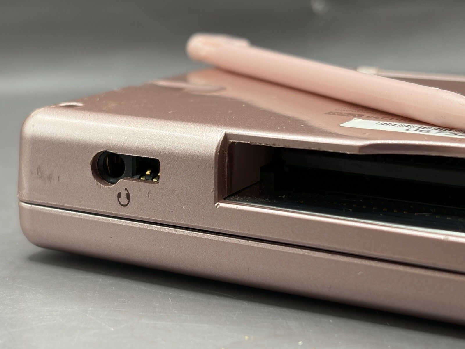 Nintendo DS Lite Metallic Rose Pink Handheld Video Game Console Only With Stylus