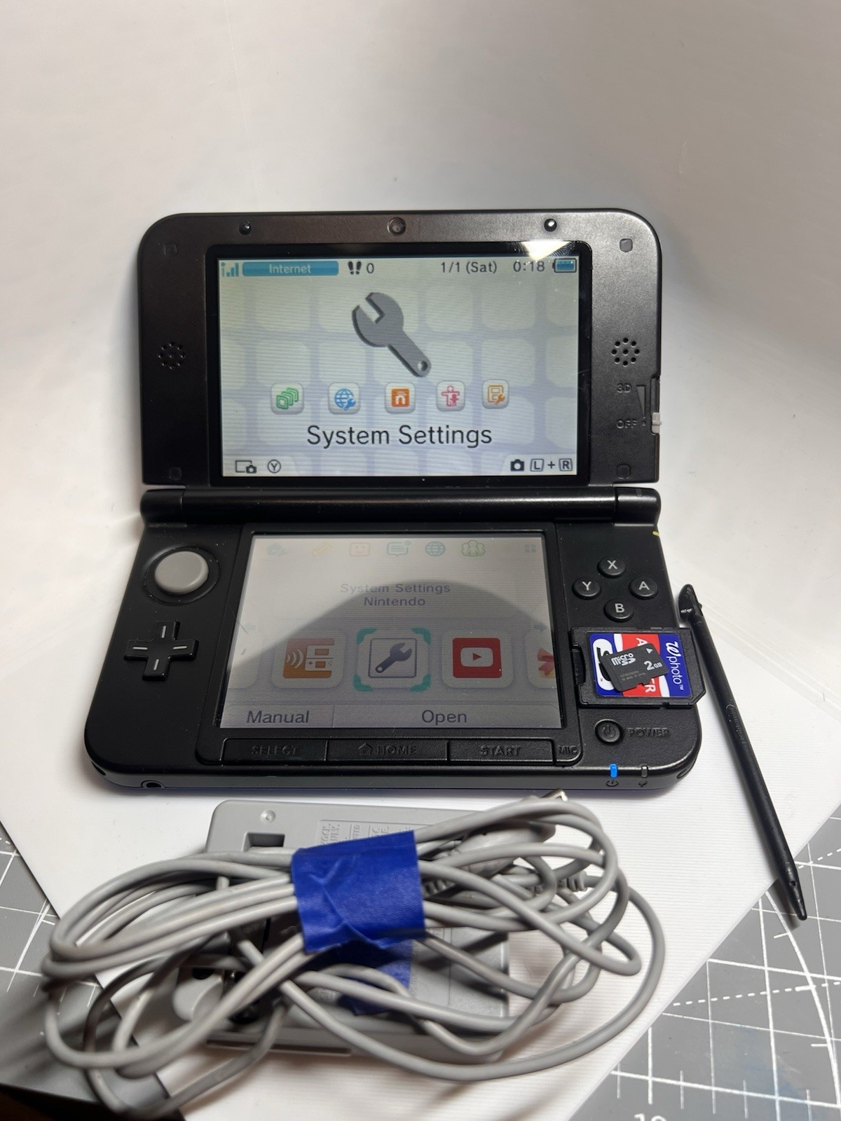 Nintendo 3DS XL Blue/Black w/ Stylus, Original Charger, 2GB Micro SD