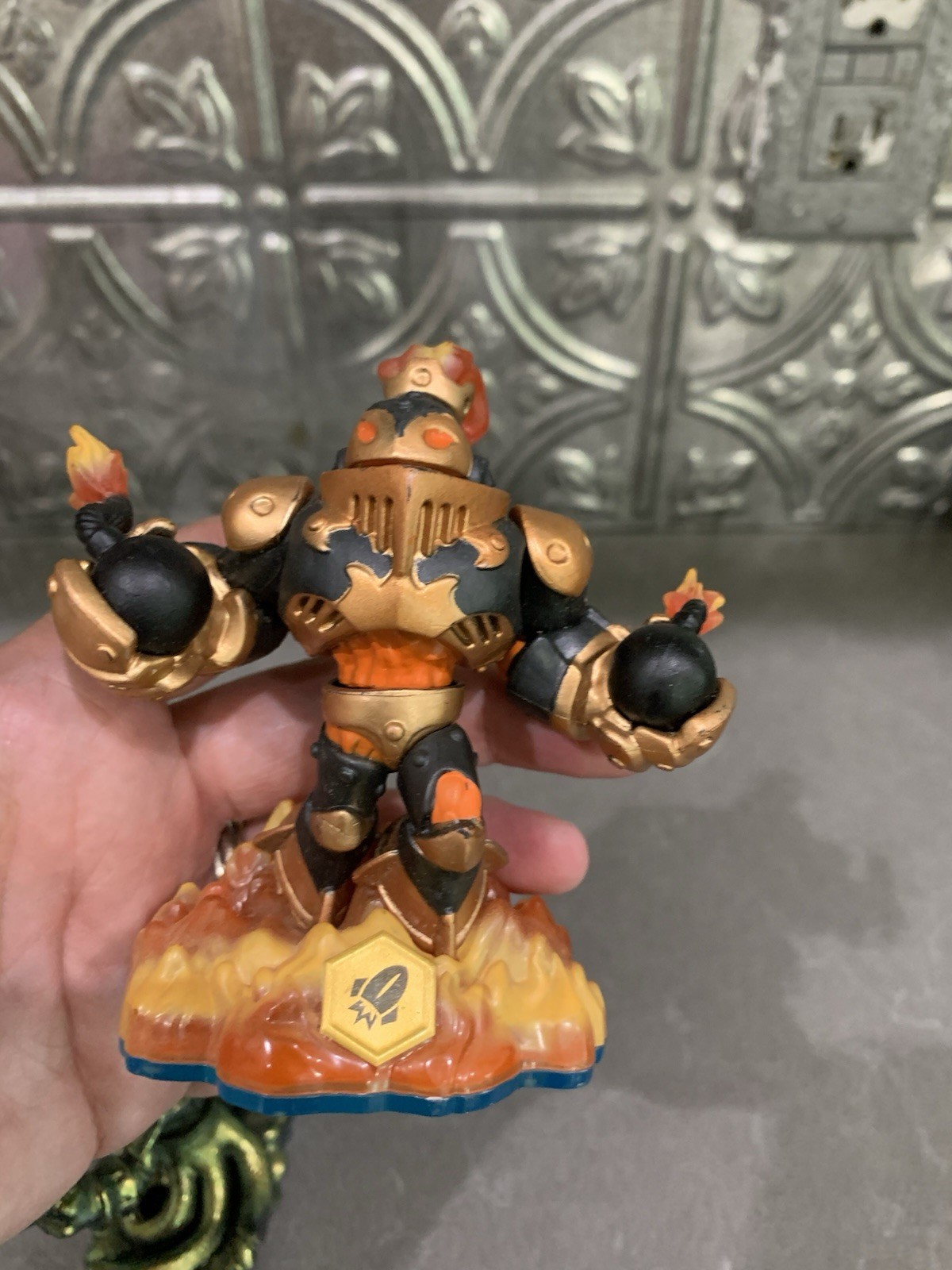 Skylanders Swap Force Blast Zone Color Shift Wash Buckler & Rip Tide