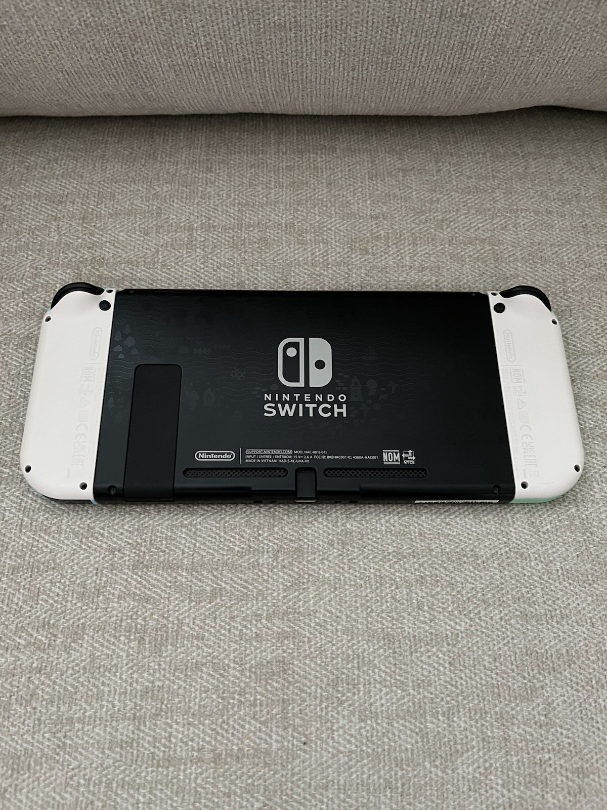 Nintendo Switch Animal Crossing + Extra Controller, Game, Case, and 128gb. Used