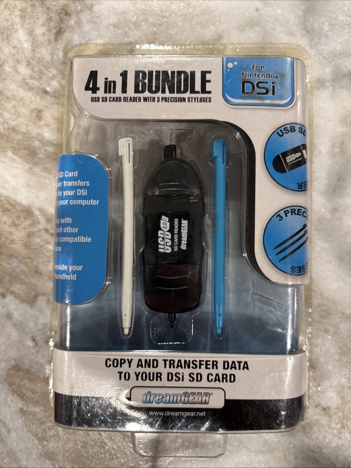 NEW dreamGEAR Nintendo DSi 4 in 1 Bundle USB Card Reader