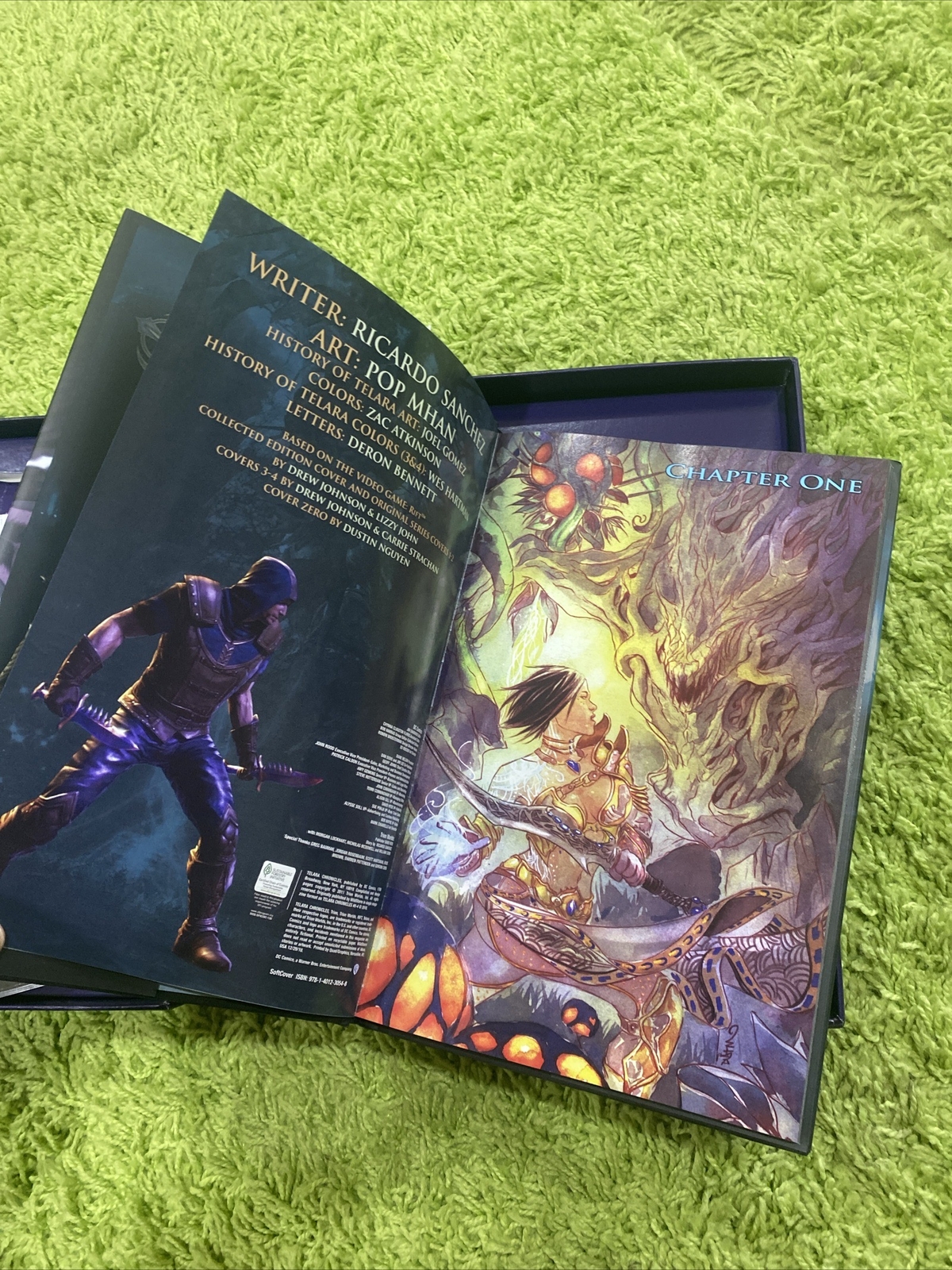 RIFT Windows Video Game Collector Edition With Book.