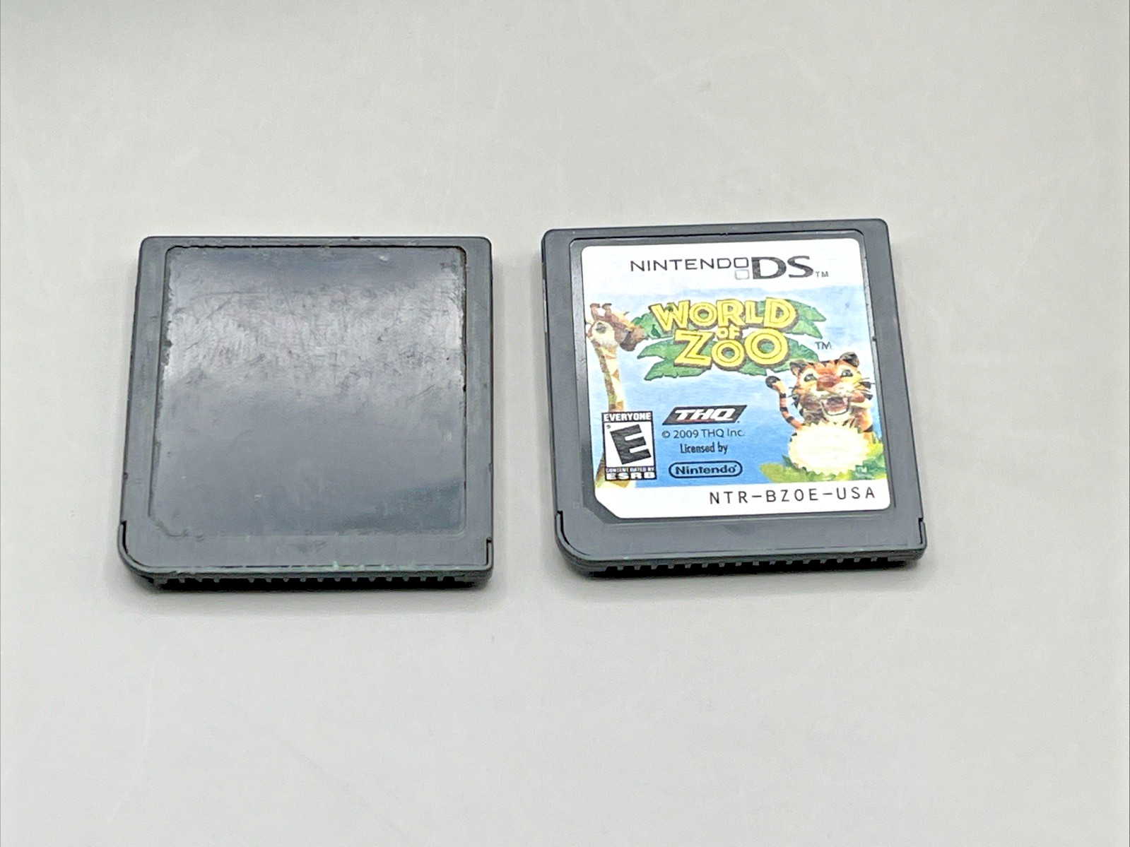 Nintendo DSi lot Hand Held Blue Console Charger & 2 Games Mario Party Tested