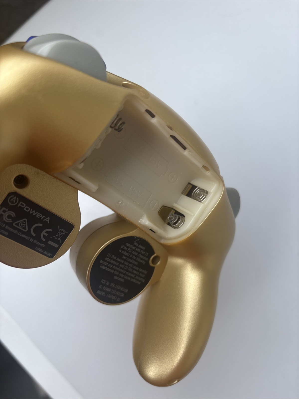 Nintendo Switch Controller GameCube Style Gold Turns ON Battery’s Not Included