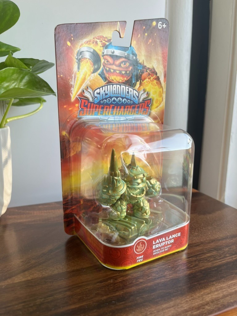 Skylanders Superchargers – Patina Lava Lance Eruptor CHASE VARIANT – New in Box!