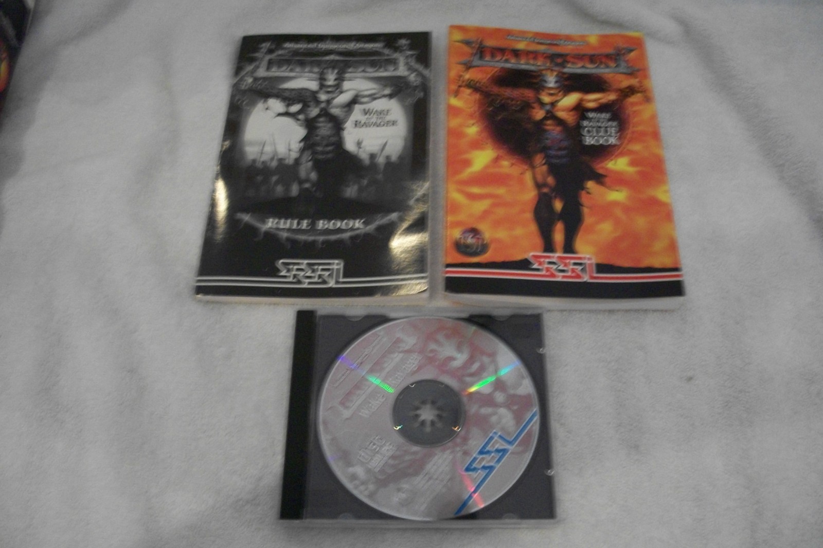 DUNGEONS & DRAGONS DARK SUN WAKE OF THE RAVAGER SSI CD-ROM CLUE BOOK INCLUDED
