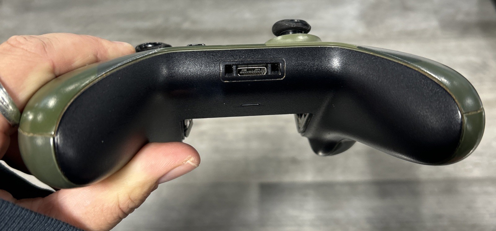 Microsoft Xbox One Green Camo Controller Model 1537 For Parts Not Working